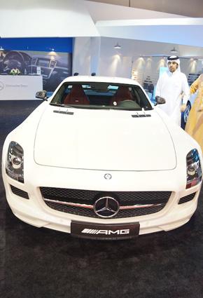 الكشف عن أفخم السيارات في معرض قطر للسيارات
